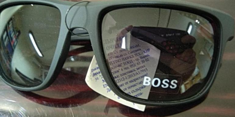 Спряха 53 000 опасни слънчеви очила